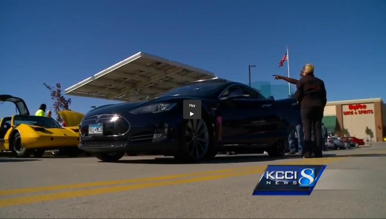 Minnesota Tesla Owners Show Banned Model S To Iowa Electric Car Shoppers