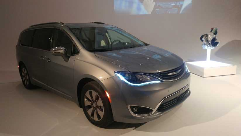 New 2022 Chrysler Pacifica Hybrid Rebates MPG AWD Newchryslercar